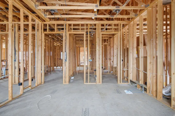 Bedroom #1 ensuite bathroom & walk-in closet