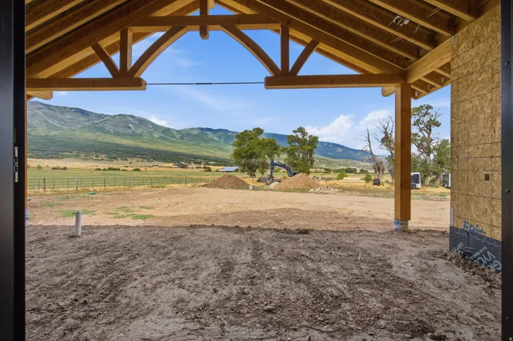 Covered patio & awesome views!