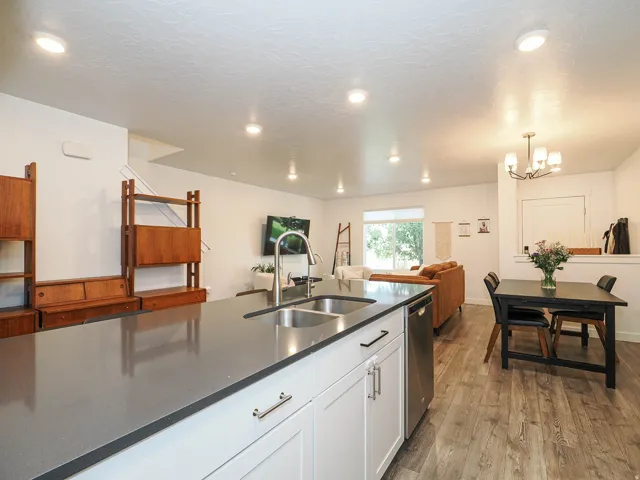 69 N Heading Row, Saratoga Springs, Utah 84045