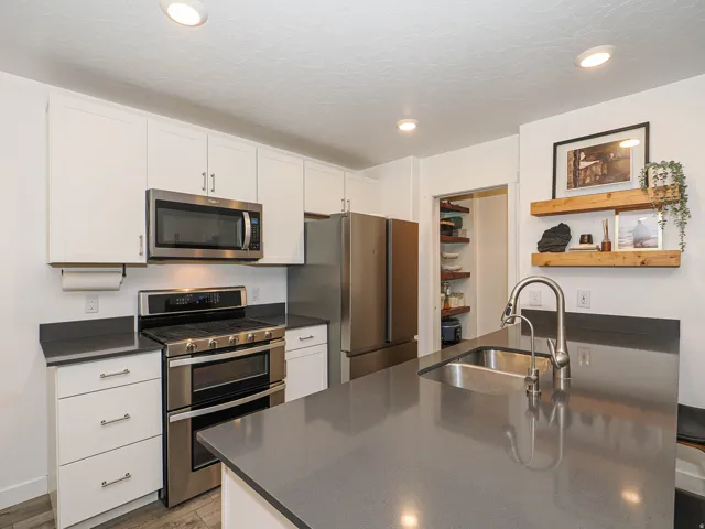 69 N Heading Row, Saratoga Springs, Utah 84045
