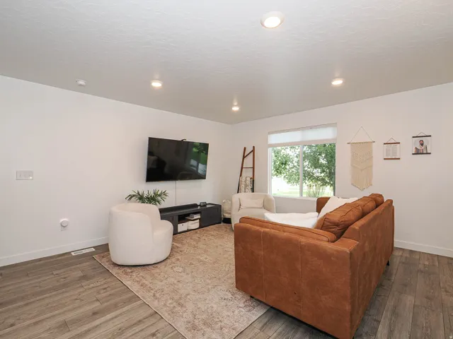 69 N Heading Row, Saratoga Springs, Utah 84045