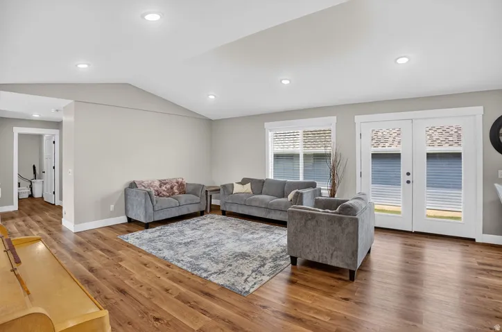 Vaulted ceiling with recessed lighting