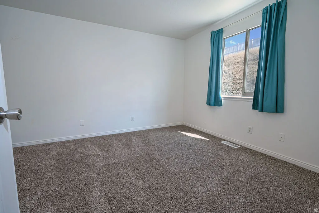 Neutral wall paint