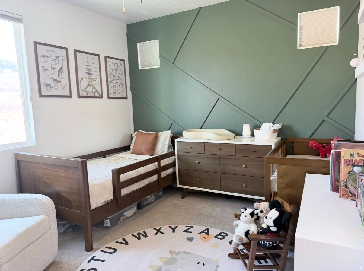 Accent wall with geometric trim