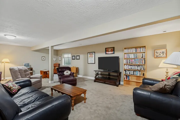 10254 S Crow Wing Dr, South Jordan, Utah 84009