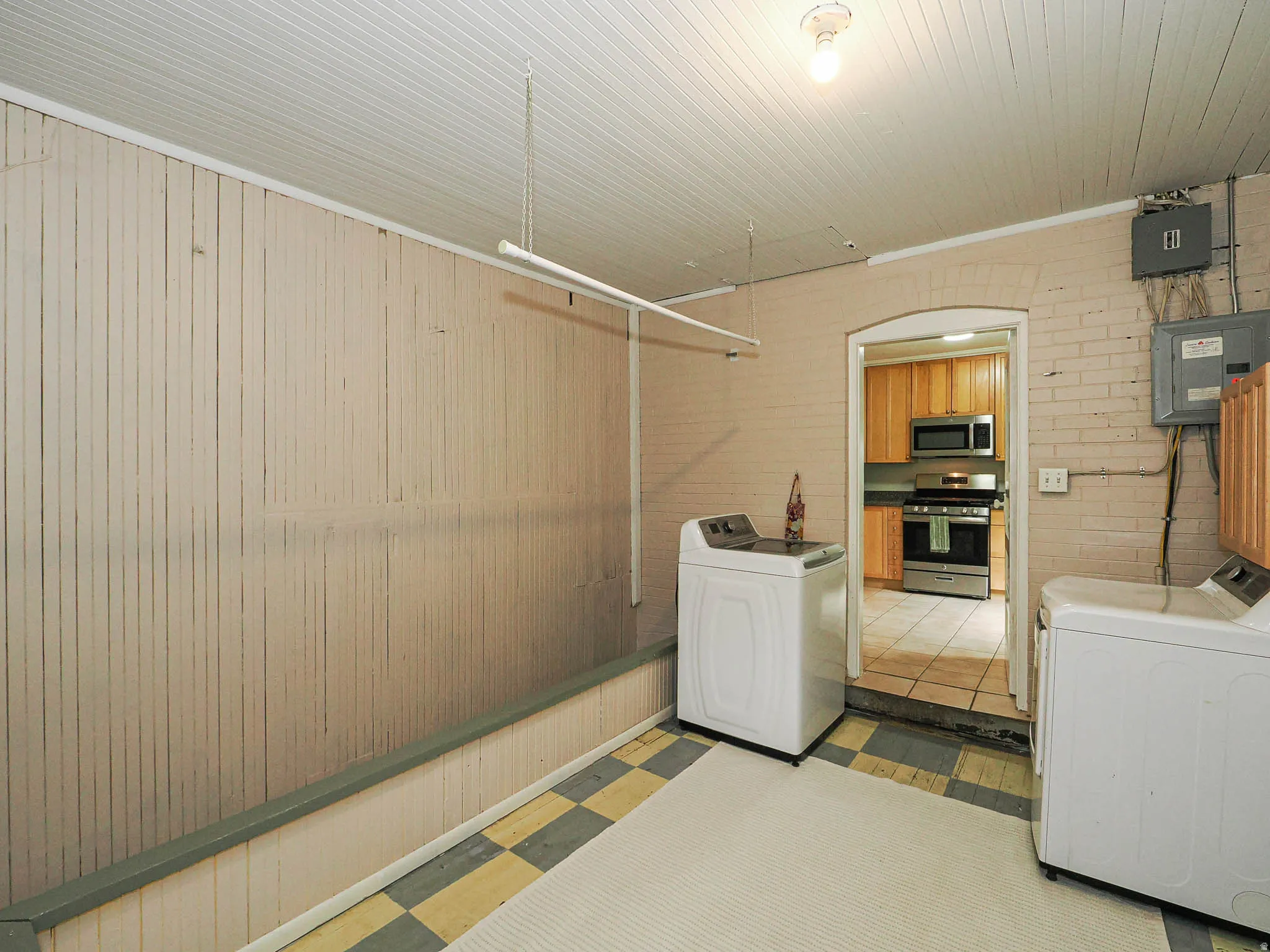 Utility room off of kitchen, washer and dryer incl. in sale