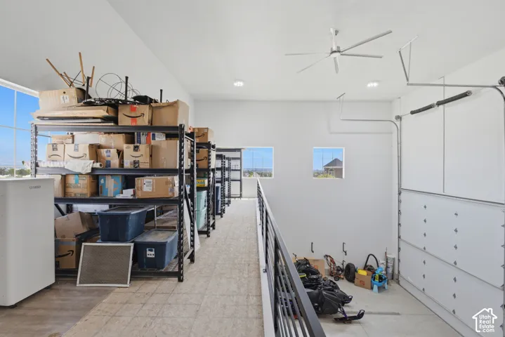 Spacious garage loft- workspace and possibilities