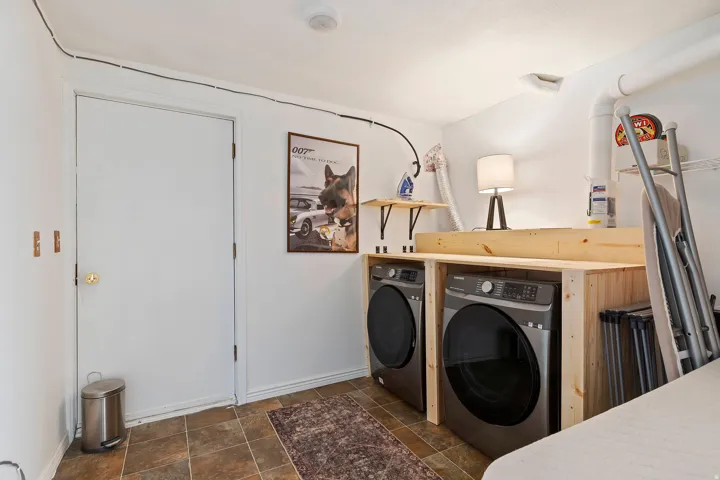 2315 E Creek Rd, Sandy, Utah 84093
