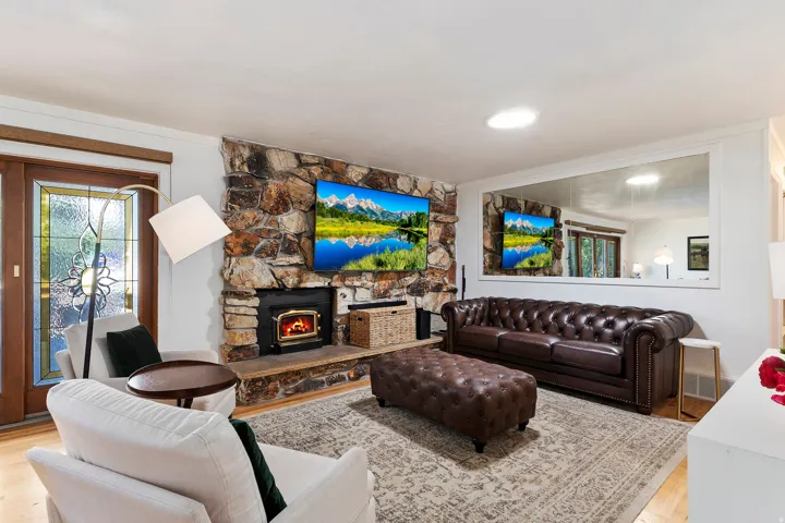 2315 E Creek Rd, Sandy, Utah 84093