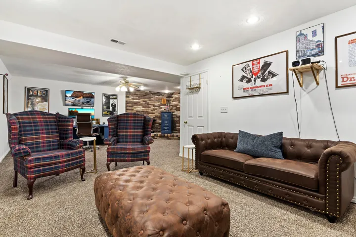 2315 E Creek Rd, Sandy, Utah 84093