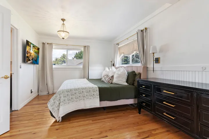 2315 E Creek Rd, Sandy, Utah 84093