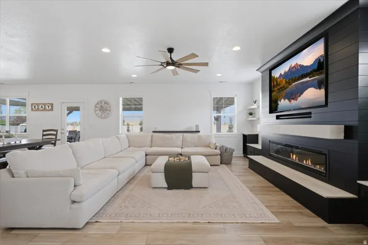 2189 N 1000 W, West Bountiful, Utah 84087