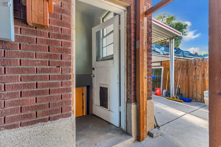 562 N 1000 W, Salt Lake City, Utah 84116