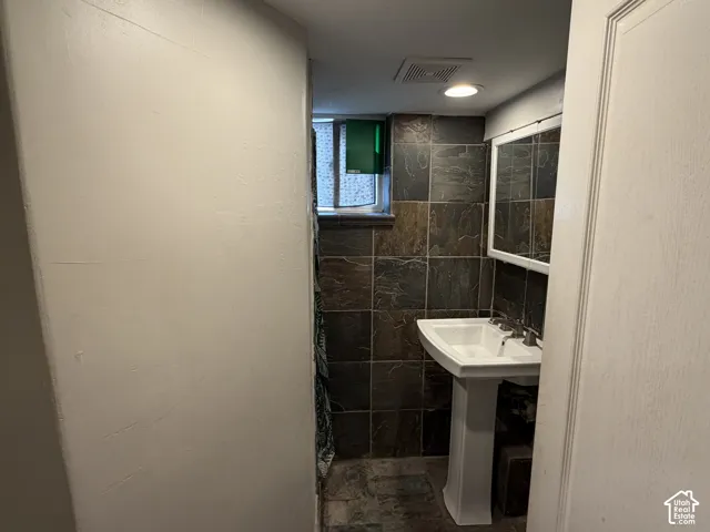562 N 1000 W, Salt Lake City, Utah 84116