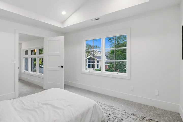 Tray ceiling with recessed lighting