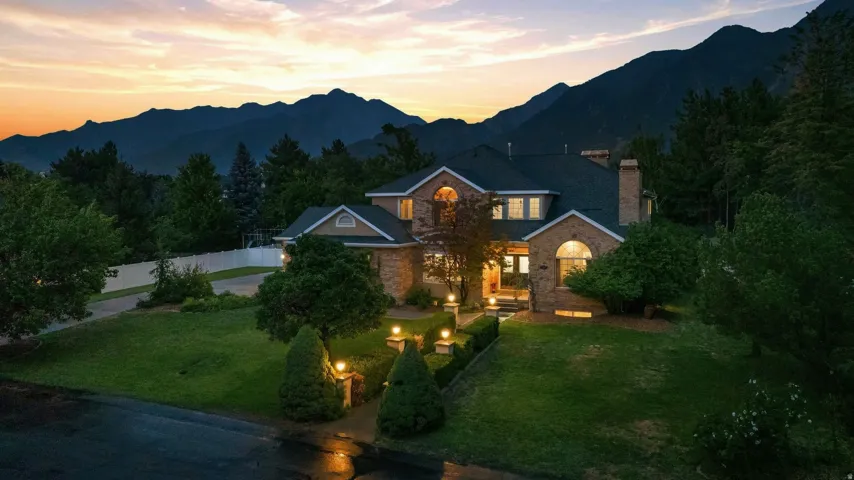 5 Quietwood Ln, Sandy, Utah 84092