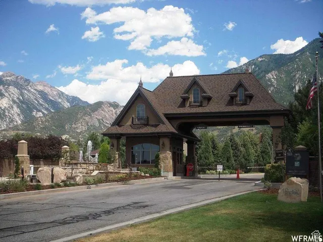 24 Hour West Guard Gated Entrance of Pepperwood