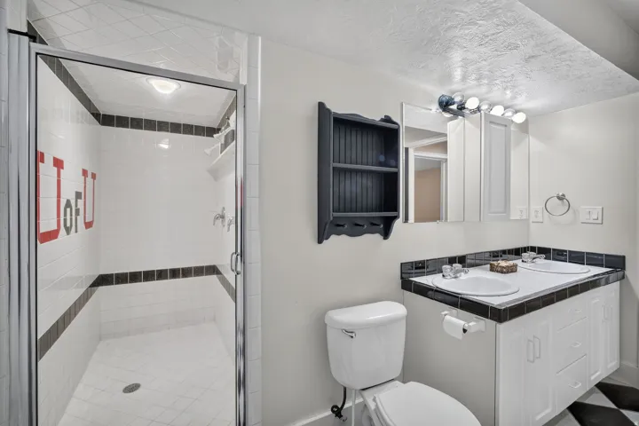 5 Quietwood Ln, Sandy, Utah 84092