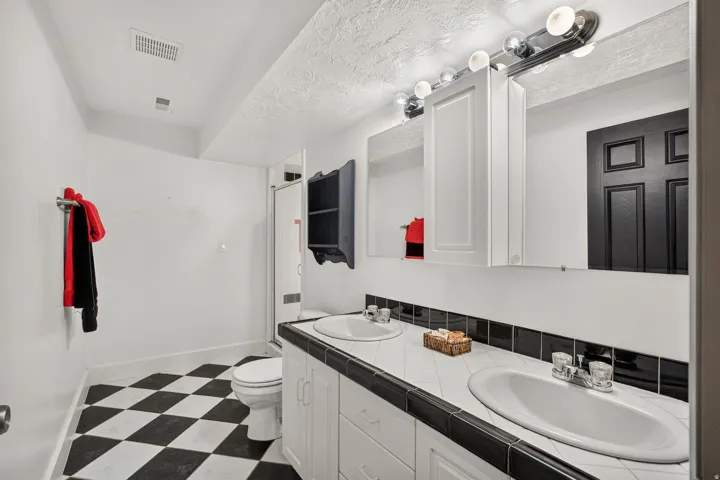 5 Quietwood Ln, Sandy, Utah 84092