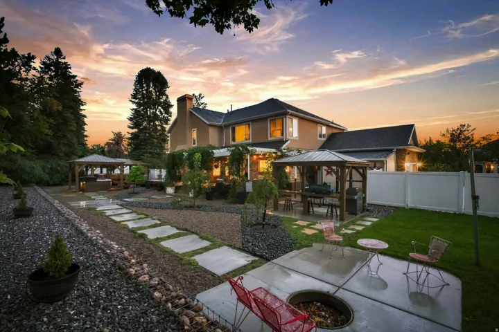 5 Quietwood Ln, Sandy, Utah 84092