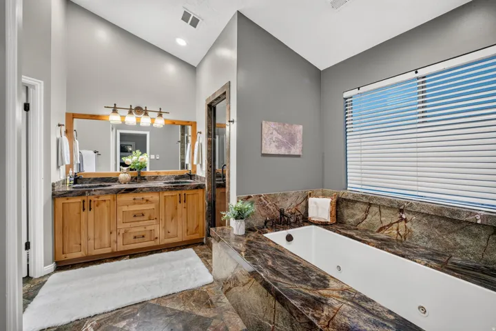 5 Quietwood Ln, Sandy, Utah 84092