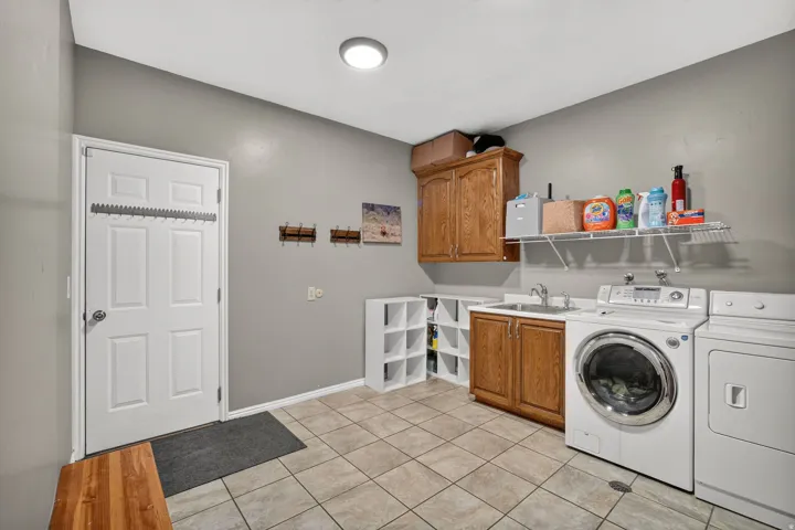 5 Quietwood Ln, Sandy, Utah 84092