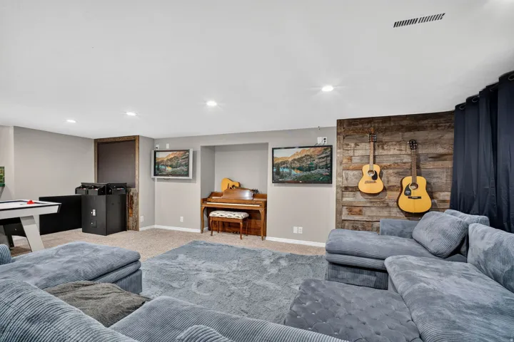 5 Quietwood Ln, Sandy, Utah 84092