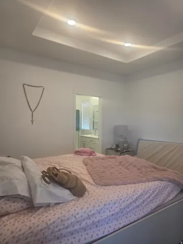 Recessed lighting in a tray ceiling