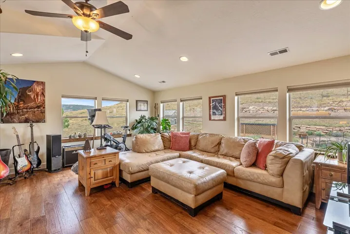 223 E Sage Ln, Wanship, Utah 84017