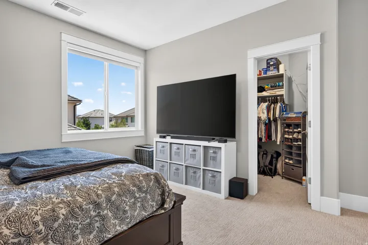 Neutral wall tones