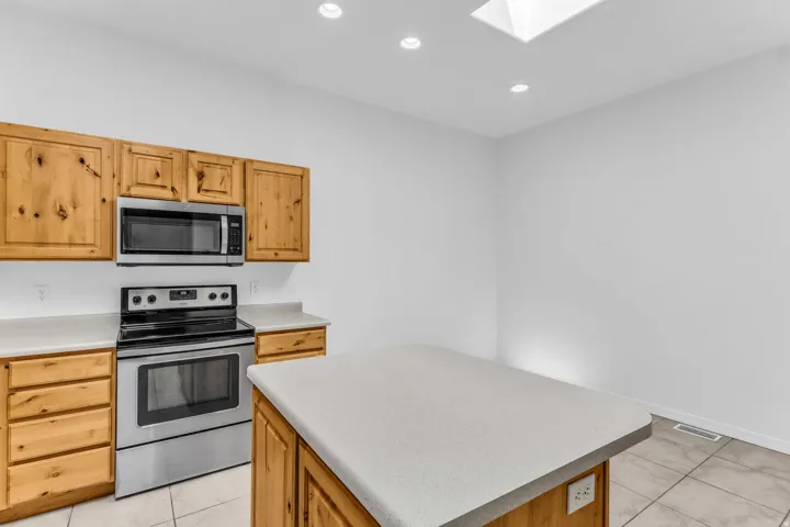 44 W 200 N #5, Bountiful, Utah 84010