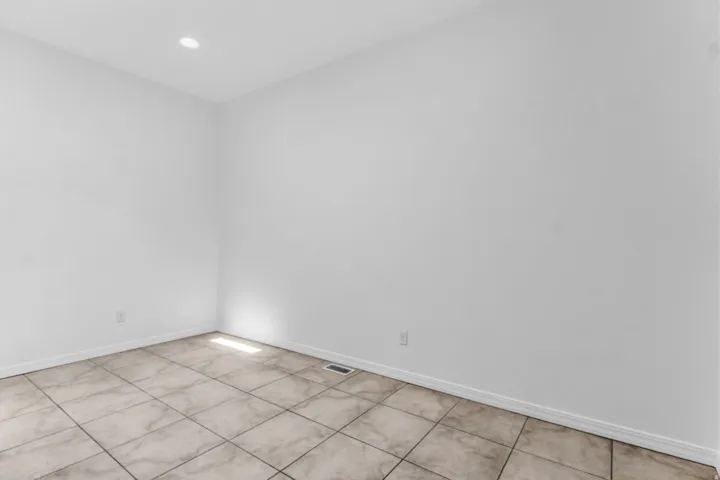 44 W 200 N #5, Bountiful, Utah 84010