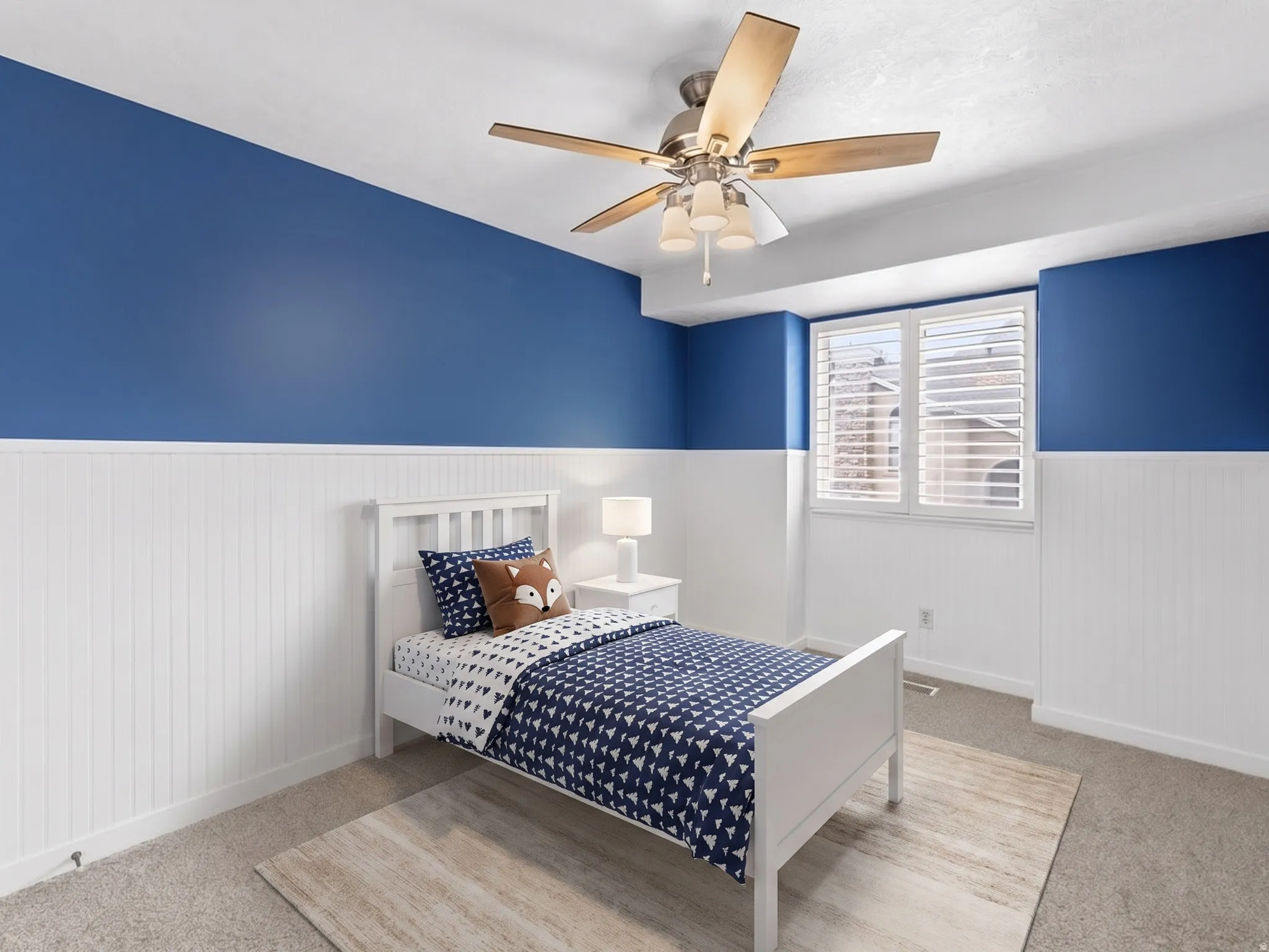Ceiling fan with light fixture