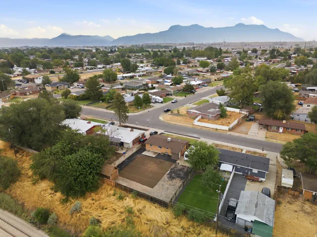 Residential neighborhood with mountain backdrop
