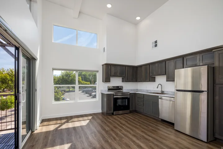 Photo of a similar unit to show ceiling height