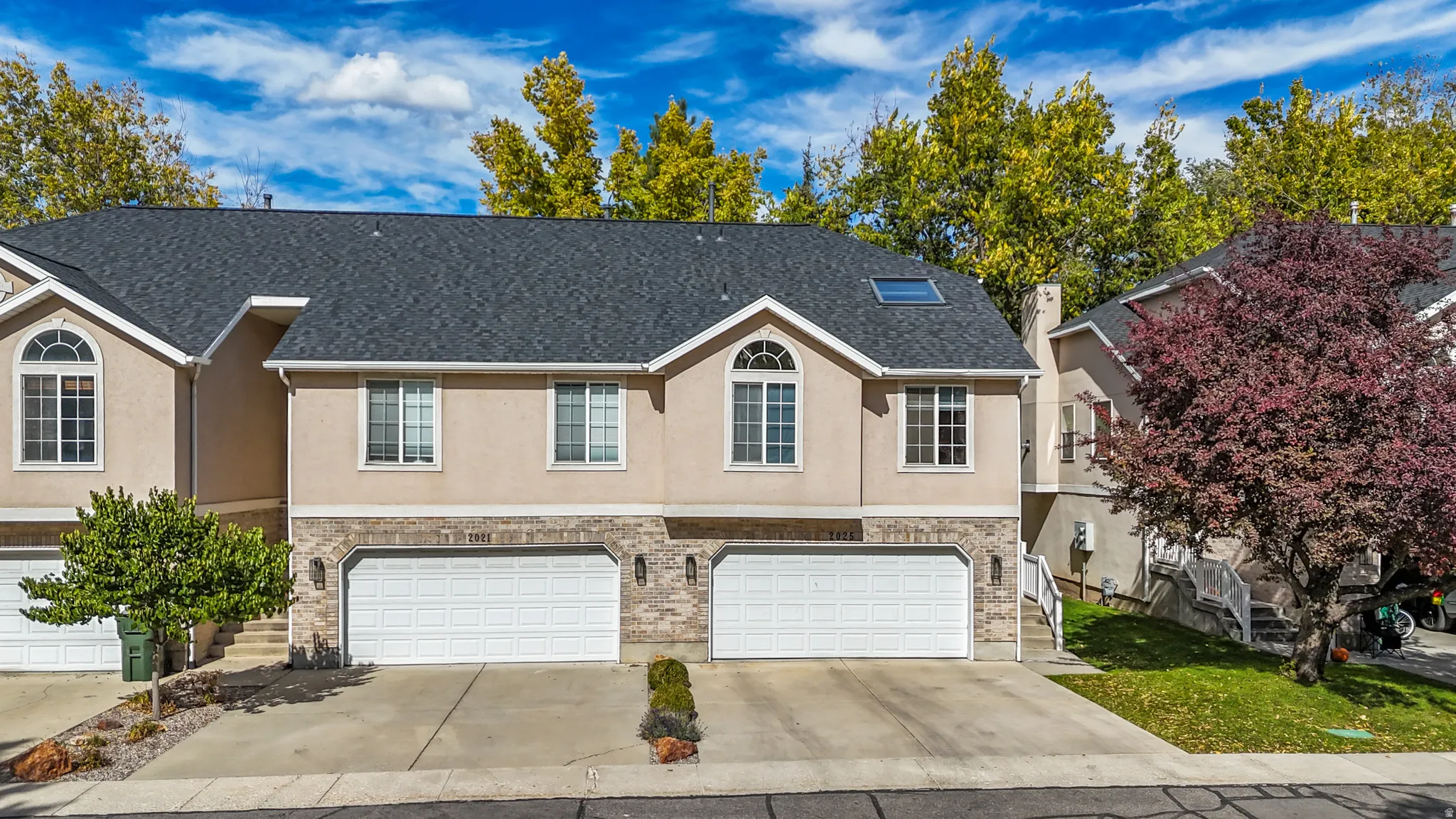 End Unit with 2-car Garage