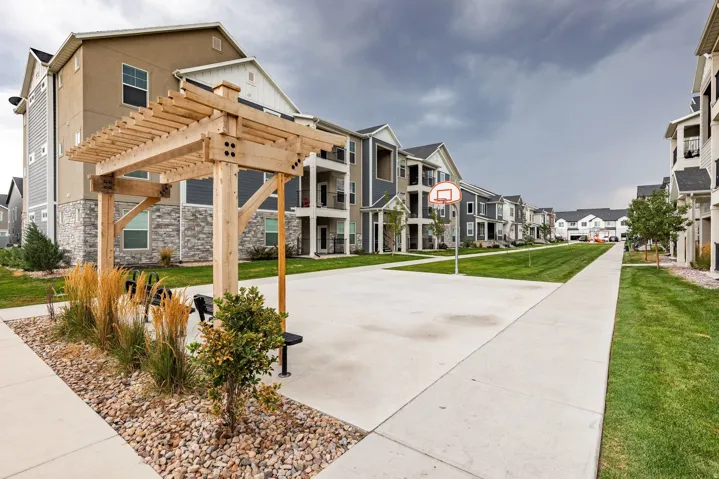 3665 W 1380 N #102, Saratoga Springs, Utah 84043