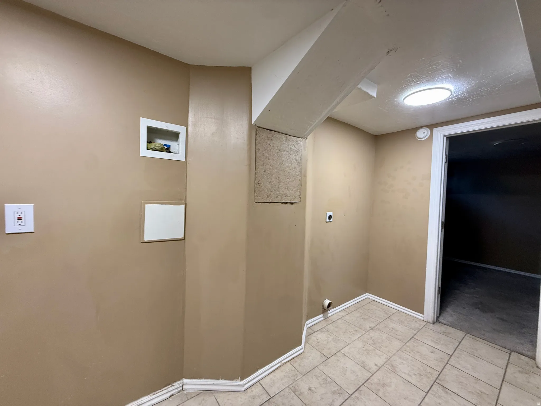 Tile flooring