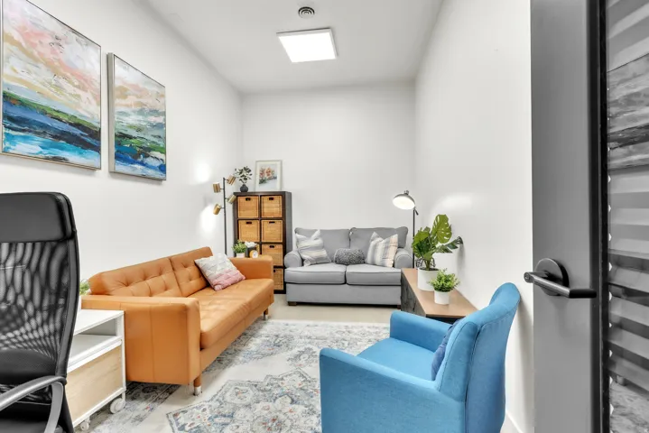 Recessed ceiling lighting with a square fixture