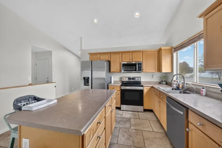 2932 S Fetzer Dr, Magna, Utah 84044