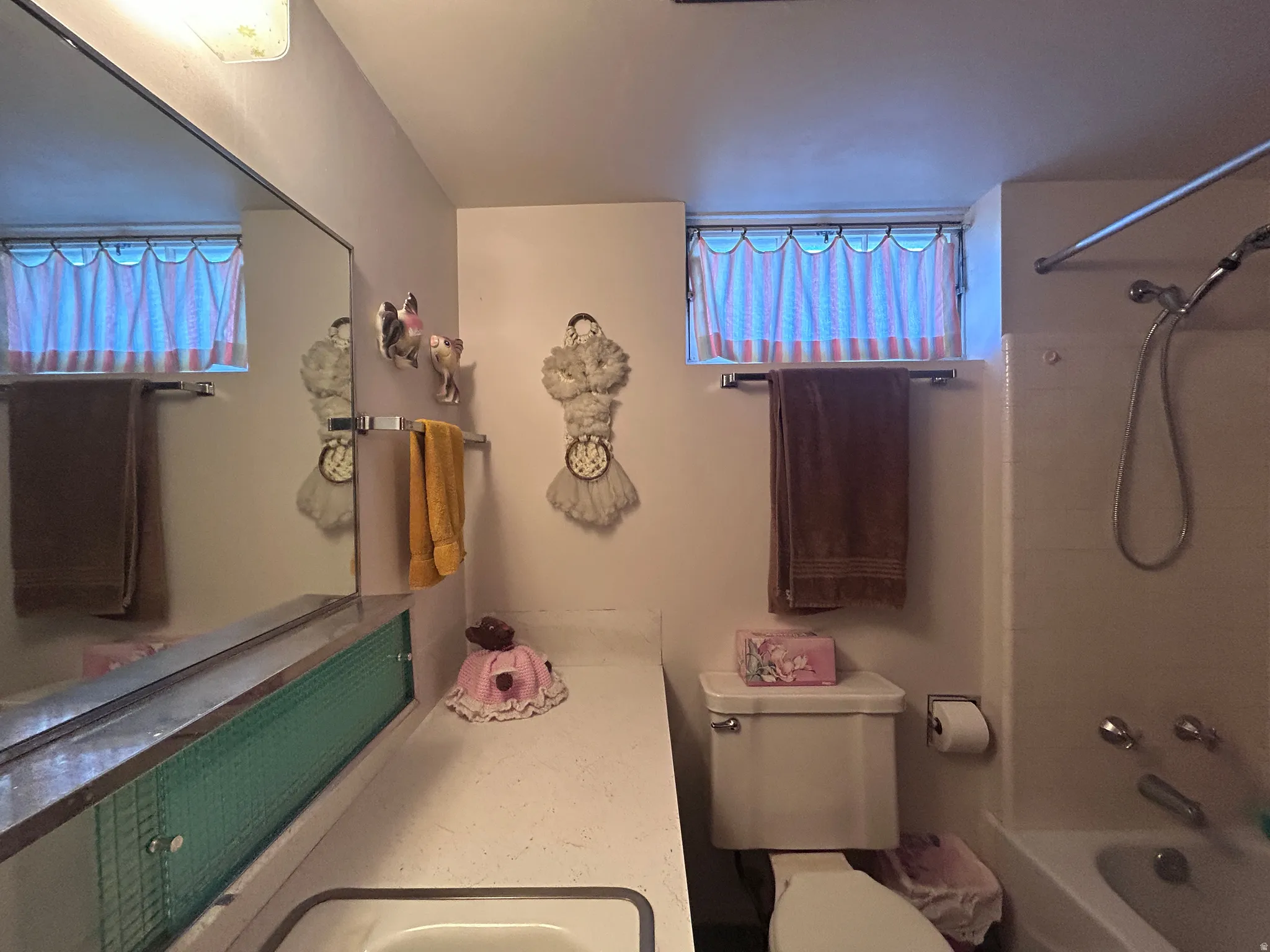 Full bath in the basement