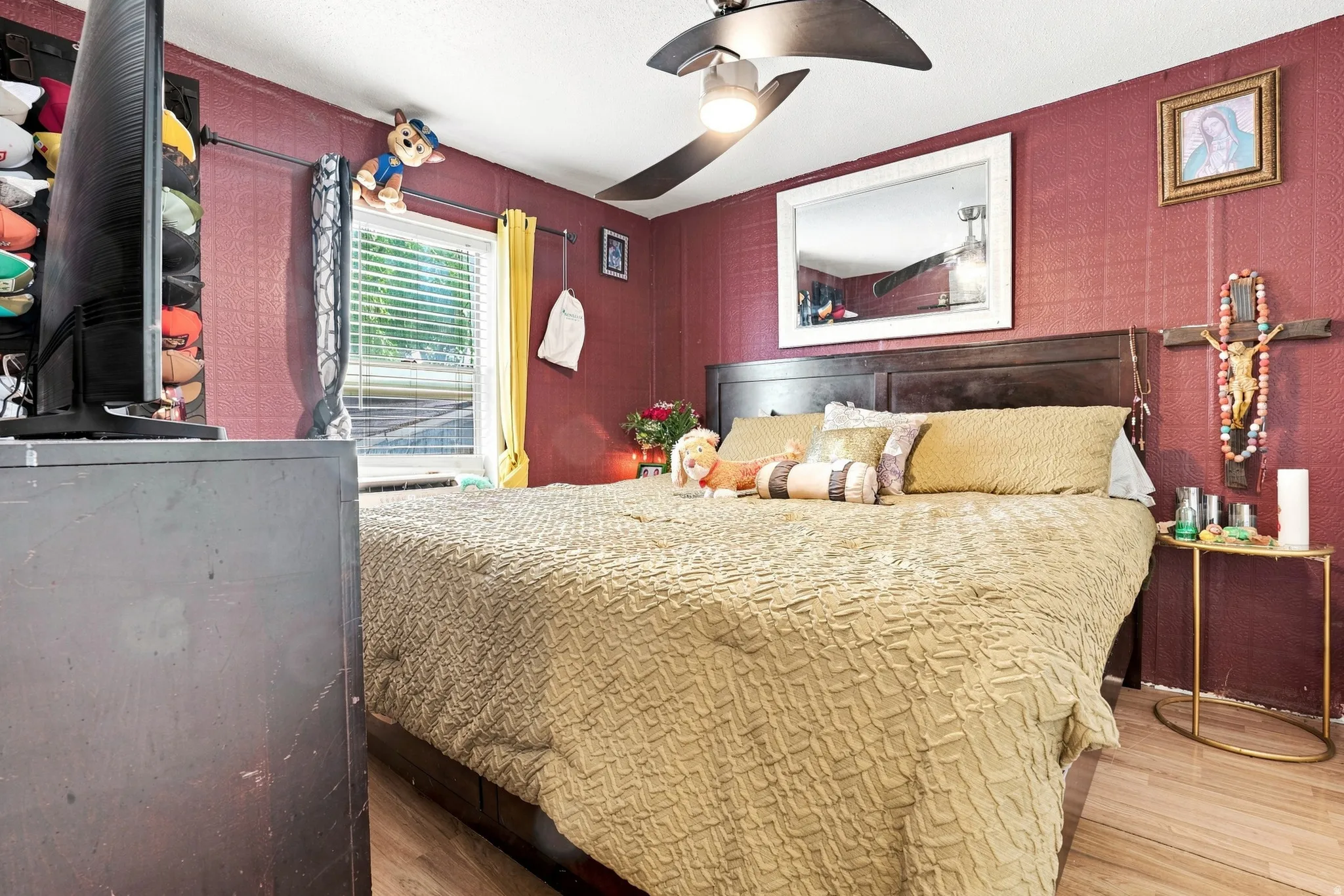 Window with horizontal blinds