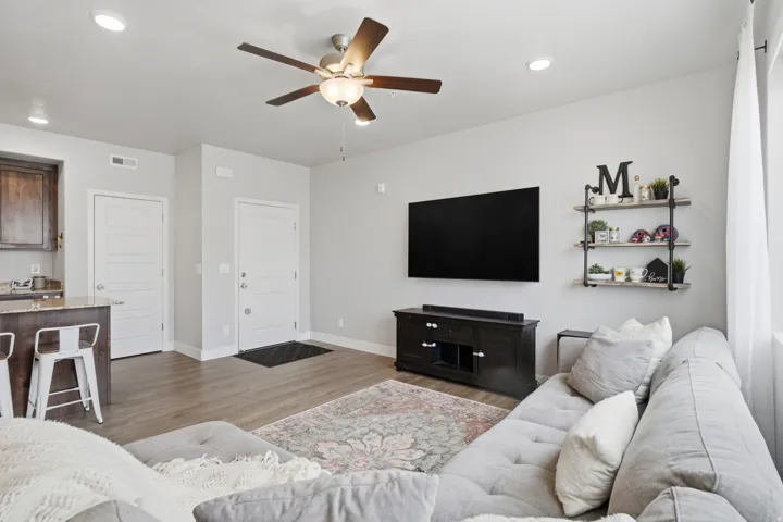 376 S 1080 W #201, American Fork, Utah 84003
