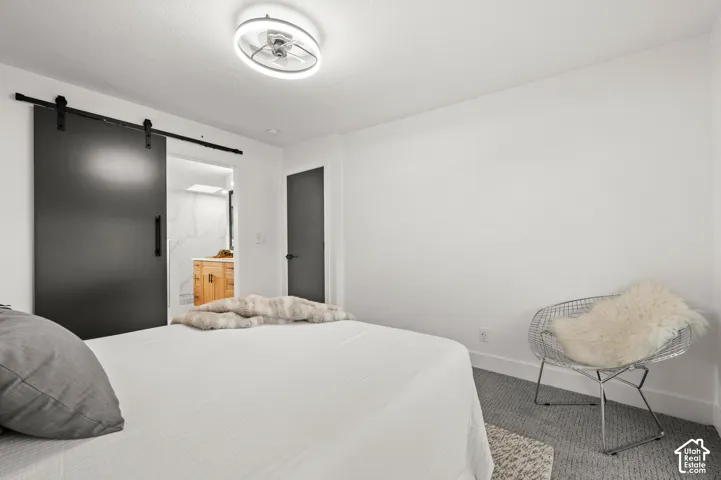 Modern ceiling fan with integrated lighting