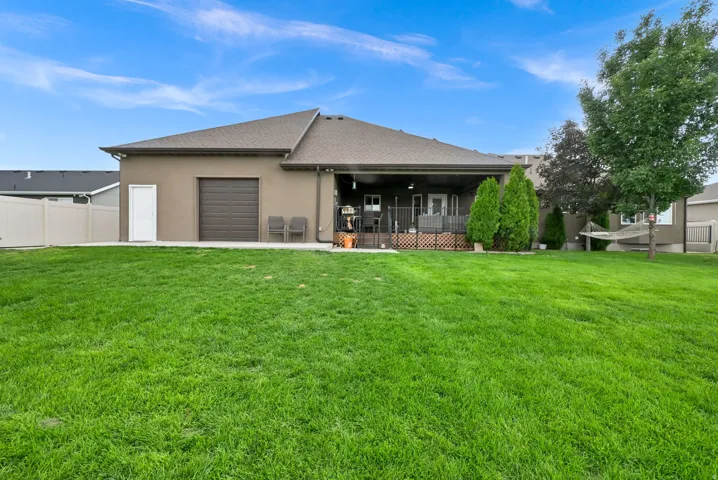 585 E Coach Ln, Grantsville, Utah 84029