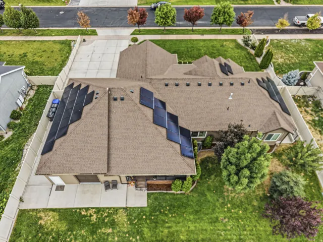 585 E Coach Ln, Grantsville, Utah 84029