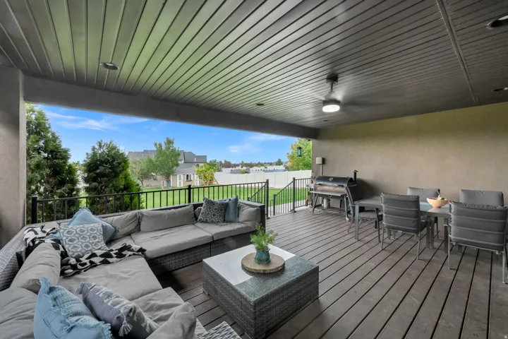 585 E Coach Ln, Grantsville, Utah 84029