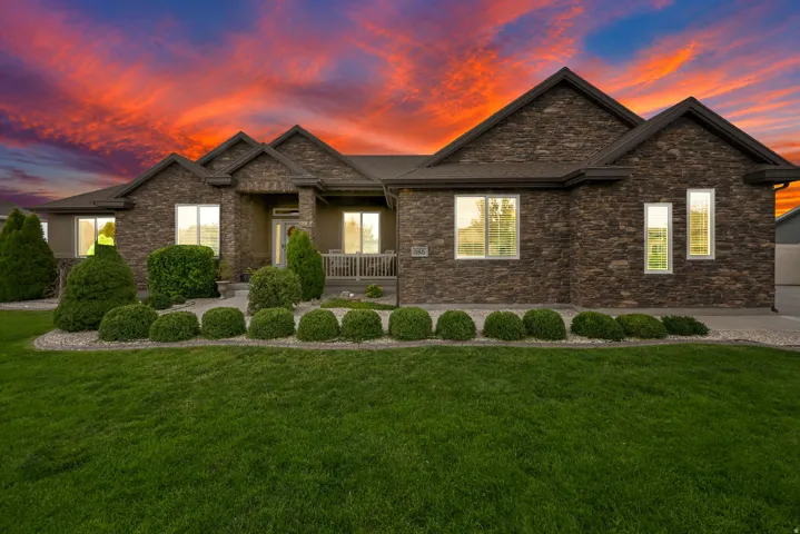 585 E Coach Ln, Grantsville, Utah 84029