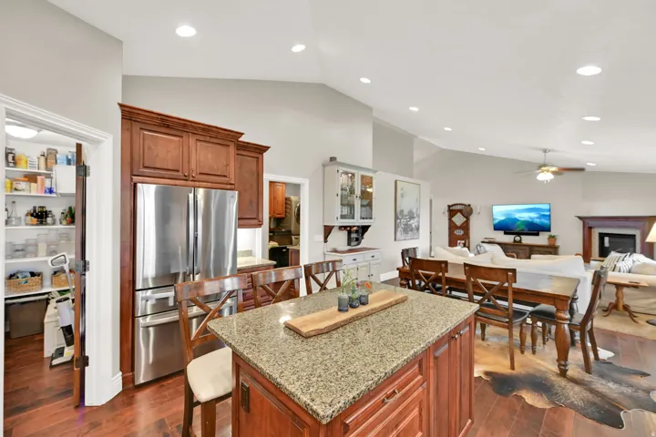 585 E Coach Ln, Grantsville, Utah 84029