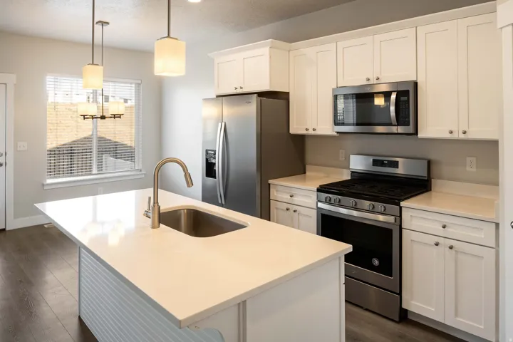 16056 S Bodmin Way, Bluffdale, Utah 84065